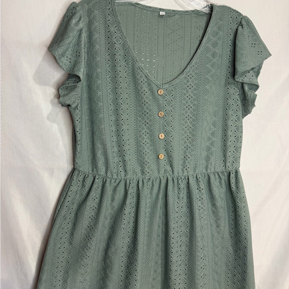 Chic Green Eyelet Blouse size Large